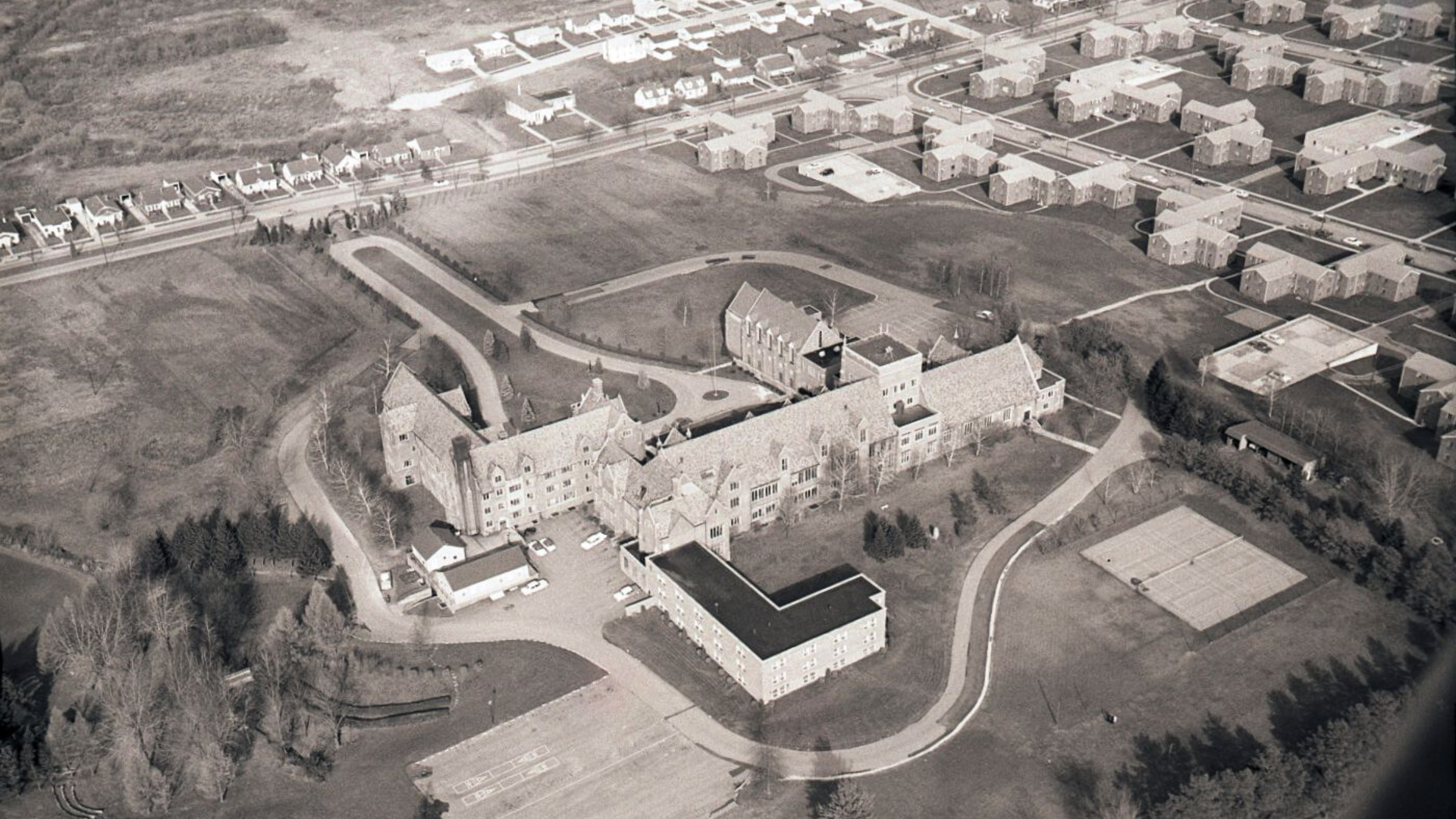 an arial photo of 紫ý College in the 1930s